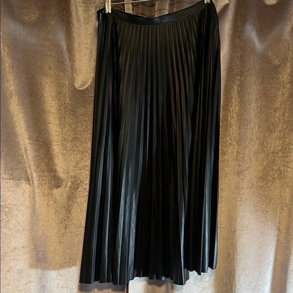 Lauren  Ralph Lauren Pleated Accordion Elegant Black Skirt Size 14